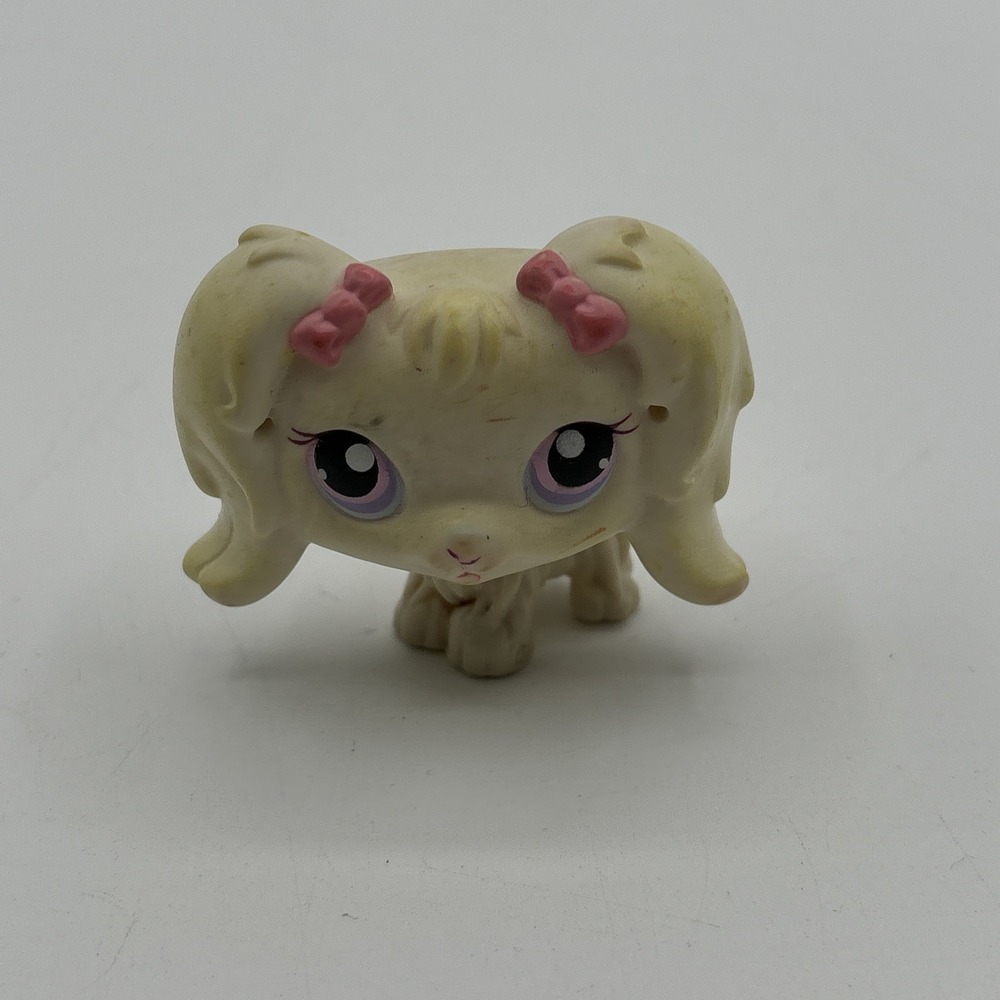 Littlest Pet Shop LPS  Maltese Dog #269 Hasbro‎ 2004 Purple Dot Eyes Pink Bows